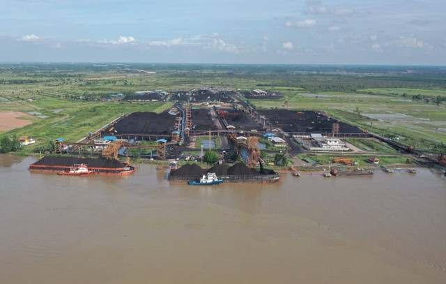 Berbagai fasilitas pelayanan jasa logistik batu bara PT RMK Energy Tbk (RMKE). Foto: RMKE
