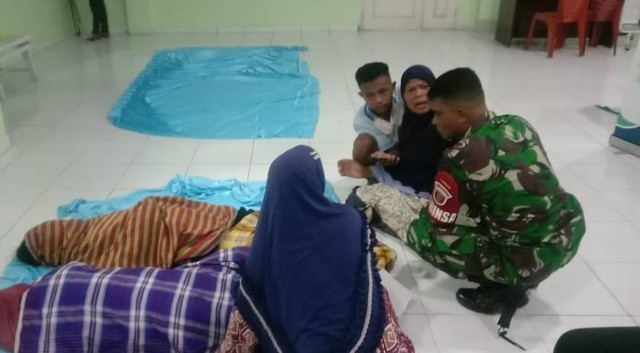 Korban kapal tenggelam. Dok: Humas Basarnas Kendari