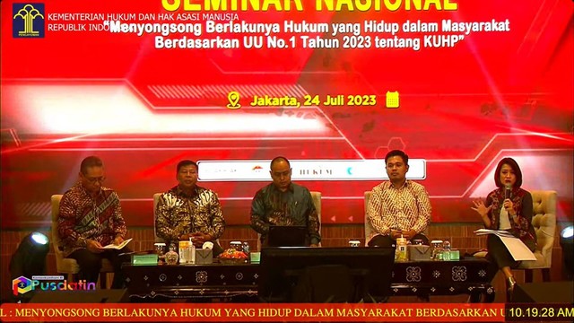 Lapas Kelas IIA Bandung Ikuti Seminar Nasional "Menyongsong Berlakunya Hukum Yang Hidup Dalam Masyarakat", Kredit: Humas Lapnajel