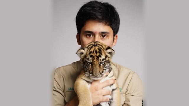 Anak harimau yang dipelihara Alshad Ahmad mati. Foto: Instagram/@alshadahmad