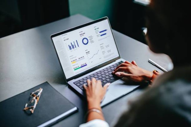 Ilustrasi Cara Screenshot Di Laptop Dell, Foto: Unsplash/miniseries.