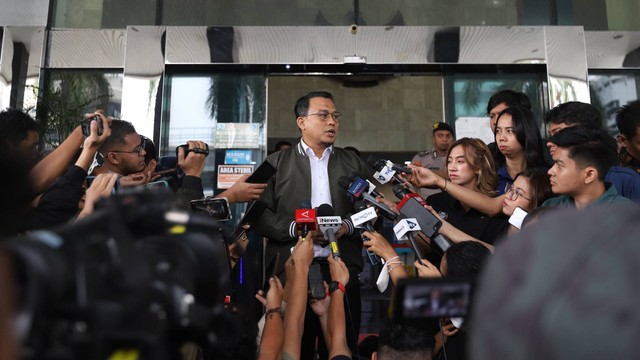 Juru Bicara KPK Ali Fikri memberikan keterangan pers di Gedung KPK, Jakarta, Rabu (27/7/2023). Foto: Dicky Adam Sidiq/kumparan