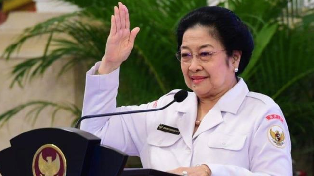 Dewan Pengarah BPIP Megawati mempratikkan Salam Pancasila Foto: BPIP