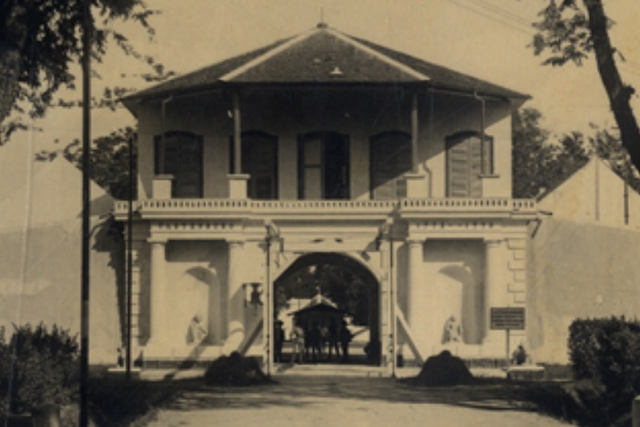 Penampakan Benteng Vastenburg sekitar 1930. Foto: digitalcollections.universiteitleiden.nl