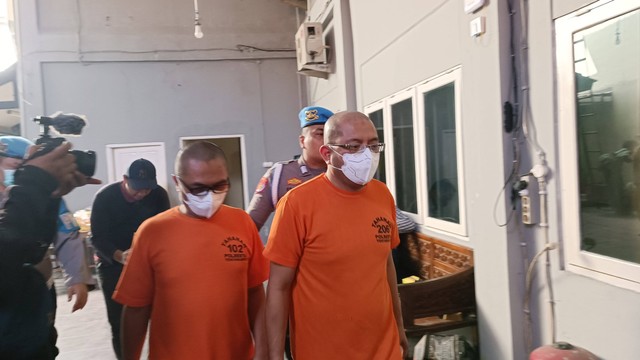 Sejumlah tersangka penyekapan 53 perempuan untuk dijadikan pemandu lagu diamankan oleh Polresta Yogyakarta. Foto: Arfiansyah Panji/kumparan