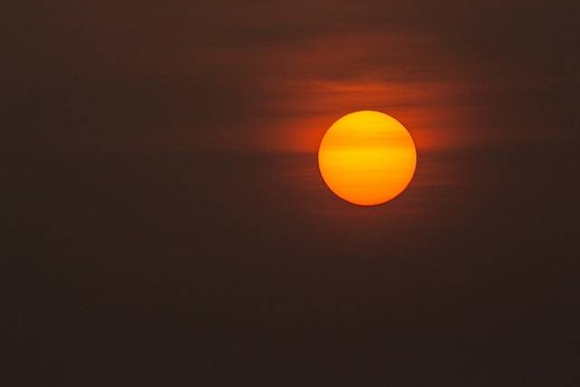 Ilustrasi Alasan Matahari Termasuk dalam Golongan Bintang. Foto: dok. Unsplash/Lenstravelier