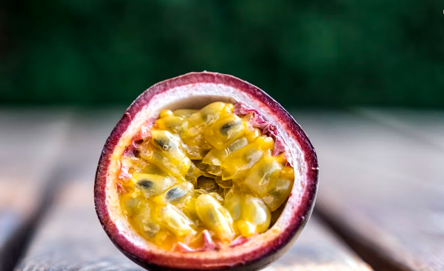 Manfaat Buah Markisa Kuning. Sumber: Unsplash/Michael Kucharski