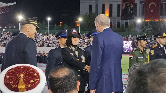 Tiga anggota Polri mengikuti wisuda pendidikan Capacity Building 'The First Level Police Chief Training and The Non Thesis Master Degree' di Turkish National Police Academy (TNPA). Foto: Dok. Istimewa