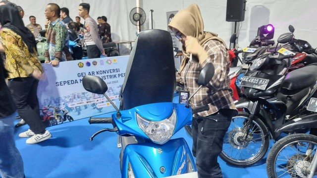 Contoh motor konversi listrik, Jumat (28/7/2023). Foto: Ave Airiza Gunanto/kumparan