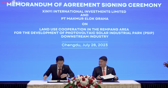 Tangkapan layar Memorandum of Agreement Signing Ceremony Xinyi International Investment Limited dan PT Makmur Elok Graha di Chengdu, China, Jumat (28/7). Dok YouTube Sekretariat Presiden