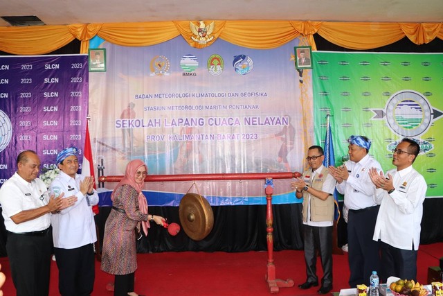 BMKG menggelar Sekolah Lapang Cuaca Nelayan (SLCN) di Ketapang. Foto: Dok. Istimewa