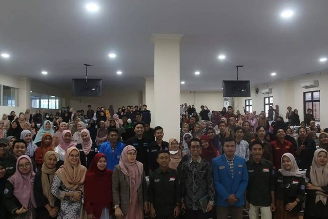 Seminar BEM FKIP Hadirkan Rijal Djamal dan Tokoh Perempuan