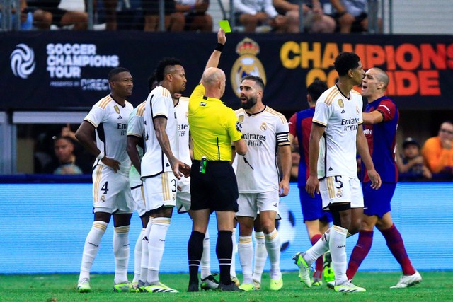 Barcelona mengalahkan Real Madrid dalam laga uji coba pramusim di Stadion AT&T, Arlington, Texas, Amerika Serikat. Foto: Aric Becker / AFP