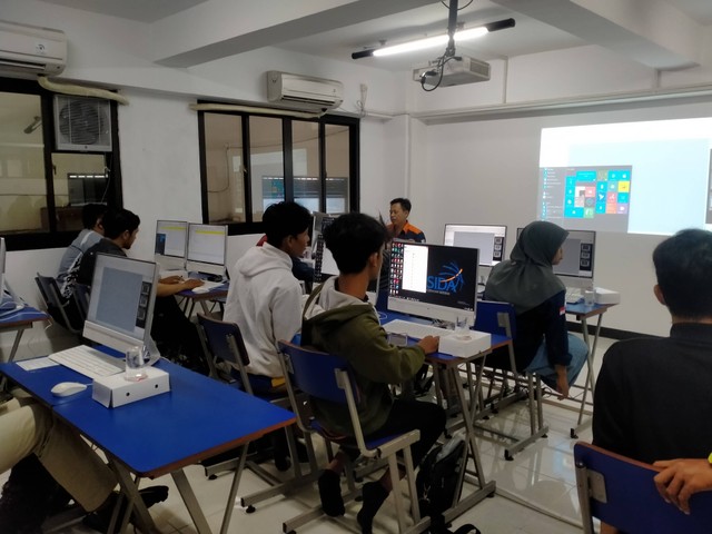 Pelatihan Autocad Oleh HImpunan Mahasiswa Teknik Elektro, 14/07/2023