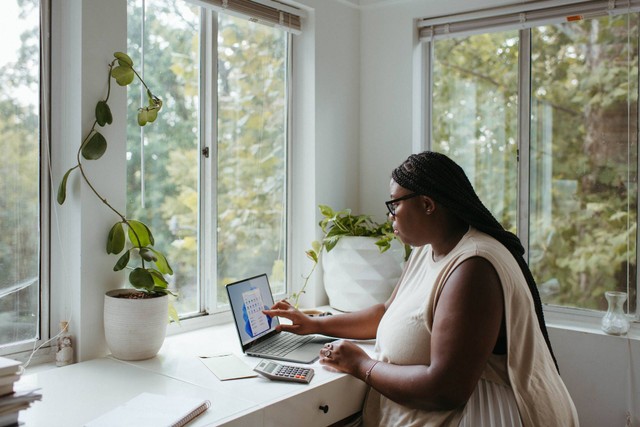 Ilustrasi Cara Jadi Freelancer. Foto: Unsplash.com/Windows