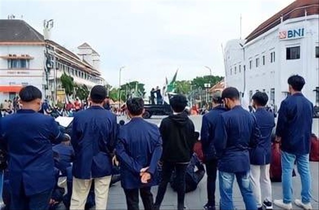 ilustrasi mahasiswa kuliah rapat atau mengikuti organisasi sumber: shutterstock