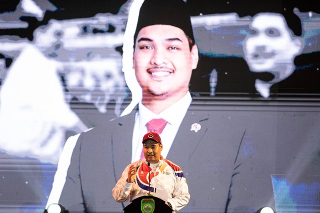 Menpora Dito Ariotedjo berpidato saat menghadiri upacara pembukaan Pekan Paralympic Pelajar Nasional (Peparpenas) X Sumatera Selatan 2023 di Palembang Sport and Convention Center (PSCC), Palembang, Sumatera Selatan, Selasa (1/8/2023). Foto: Nova Wahyudi/ANTARA FOTO