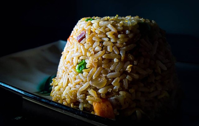 Ilustrasi nasi goreng terkenal di semarang. Sumber: www.unsplash.com