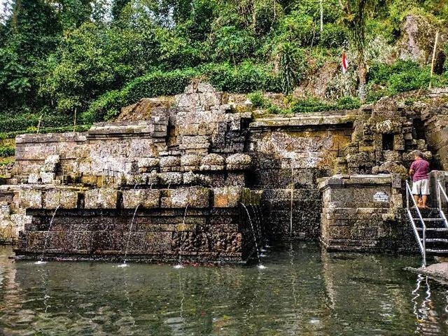 Pertirtaan Jolotundo. (Foto: Azwar Julio)