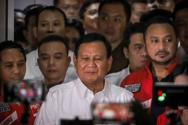 Ketua Partai Gerindra Prabowo Subianto memberikan keterangan kepada wartawan usai melakukan pertemuan dengan DPP Partai Solidaritas Indonesia, Jakarta, Rabu (2/8/2023). Foto: Jamal Ramadhan/kumparan