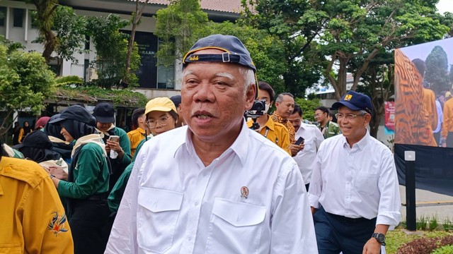 Menteri PUPR Basuki Hadimuljono saat ditemui di Fakultas Teknik UGM, Yogyakarta, Kamis (3/8/2023). Foto: Arfiansyah Panji Purnandaru/kumparan