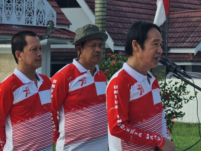 Jajaran Lapas Narkotika Samarinda Lakukan Bersih-Bersih Taman Makam Pahlawan. Dok oleh Humas LPN