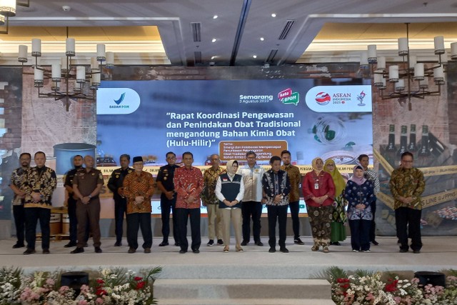 Rapat Koordinasi Pengawasan dan Penindakan Obat Tradisional Mengandung Bahan Kimia Obat, di Hotel Tentrem Kota Semarang, Kamis (3/8/2023). Foto: Intan Alliva Khansa/kumparan