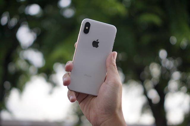 Cara Restart iPhone X, Foto Hanya Ilustrasi: Unsplash/Bagus Hernawan