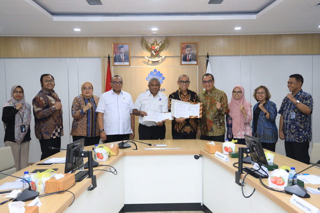 Kemnaker dalam memediasi perselisihan antara PT Angkasa Pura I dan Forum Komunikasi Pejuang THT Pegawai Perum LPPNPI Eks PT Angkasa Pura I (Persero), Kamis (3/8/2023). Foto: Kemnaker