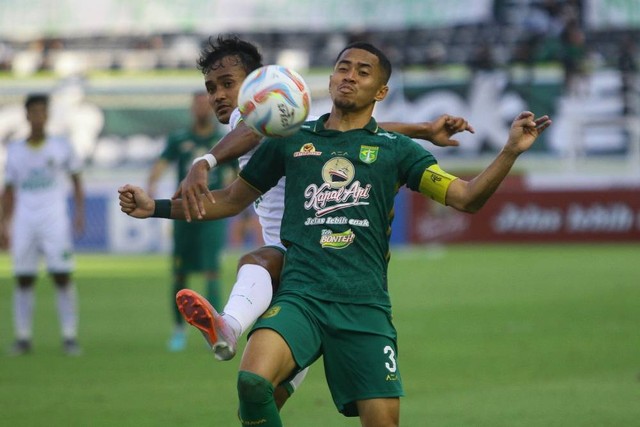 Laga Persebaya melawan Persikabo di Liga 1. Foto: ANTARA FOTO/Moch Asim