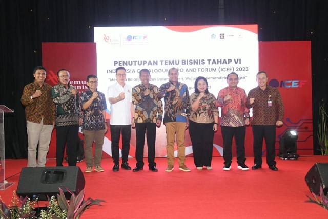 Sumber: https://kanimpolewali.kemenkumham.go.id/2023/08/tutup-temu-bisnis-tahap-vi-wamenkumham-belanja-produk-dalam-negeri-harus-terus-digelorakan/