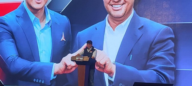 Anies Baswedan dan Agus Harimurti Yudhoyono (AHY) saat berdialog dengan rakyat di Sabuga, Kota Bandung, pada Minggu (6/8). Foto: Rachmadi Rasyad/kumparan