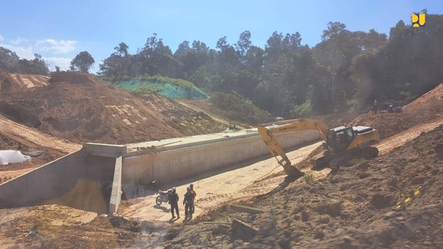 Progres pembangunan jalan tol di KIPP IKN Nusantara. Foto: Dok: PUPR