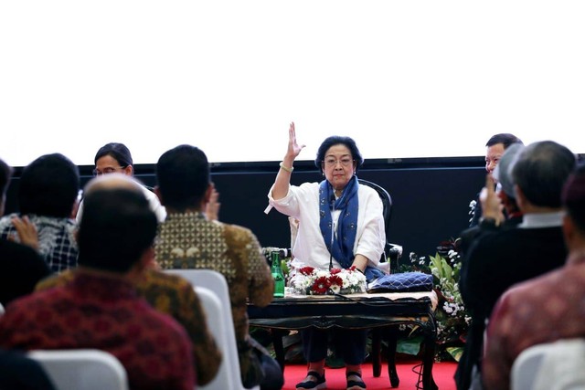 Ketua Dewan Pengarah BRIN Megawati Soekarnoputri memberikan pengarahan internal ke BRIN di Bali, Senin (7/8).  Foto: PDIP