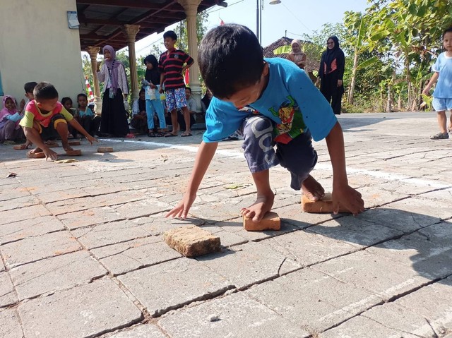 Gelaran lomba anak-anak dalam rangka menyambut hari kemerdekaan Indonesia. Dokumen pribadi/Arfan Nur Irmawan