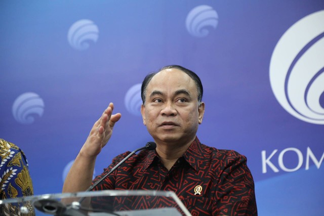 Menteri Komunikasi dan Informatika (Menkominfo), Budi Arie Setiadi, memberikan update terkait pemberantasan judi online di Media Center Kementerian Kominfo di Jakarta Pusat, Selasa (8/8/2023). Foto: Fitra Andrianto/kumparan