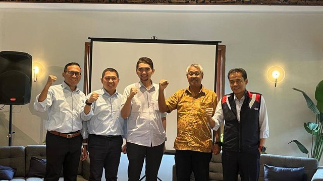 Konferensi pers PT Waskita Beton Precast Tbk (WSBP) tentang konversi utang vendor menjadi saham, Selasa (8/8/2023). Foto: Fariza Rizky Ananda/kumparan