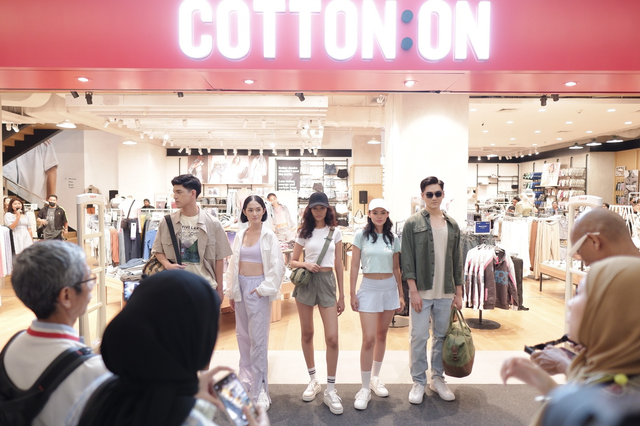 Pembukaan kembali store Cotton On di Kota Kasablanka, Jakarta Selatan. Foto: Cotton On