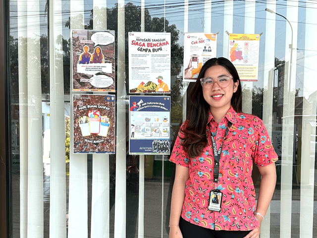 Poster berisikan konten ekolinguistik yang dipasang di beberapa titik Desa Kutosari, Jumat (21/7/2023). Foto: Dokumentasi Pribadi