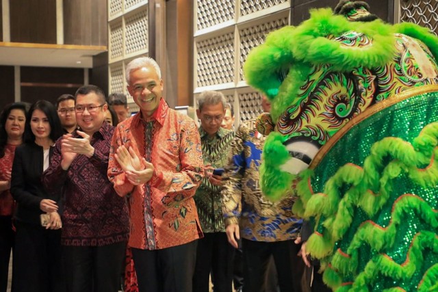 Gubernur Jateng Ganjar Pranowo bertemu Paguyuban Sosial Marga Tionghoa (PSMTI) Jateng di Hotel Padma, Kota Semarang, Jateng, Selasa (8/8/2023). Foto: Dok. Istimewa