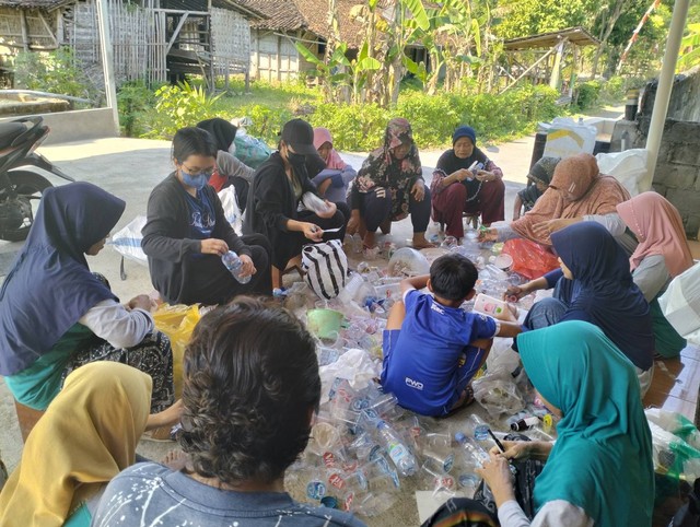 Pelaksanaan Program Monodisiplin Implementasi 5R pada Bank Sampah