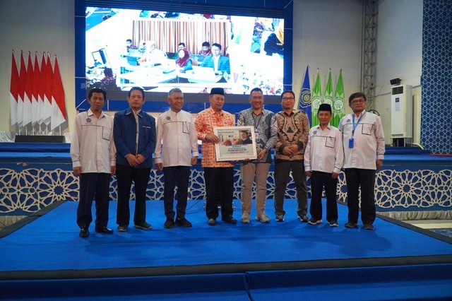Raih Pengakuan Internasional, Unismuh Makassar Terima Sertifikasi ISO 21001:2018