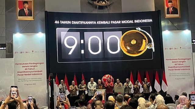 Seremoni HUT ke-46 diaktifkannya kembali pasar modal Indonesia, Kamis (10/8/2023). Foto: Fariza Rizky Ananda/kumparan