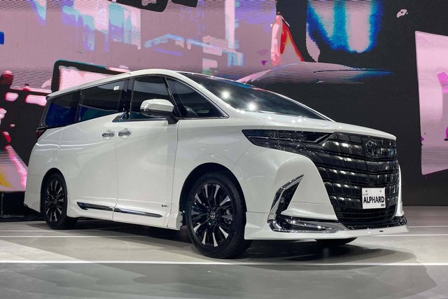 Toyota All New Alphard di GIIAS 2023.  Foto: Sena Pratama/kumparan