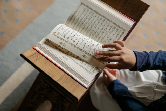 Mad Badal adalah istilah dalam bahasa Arab yang sering ditemui ketika belajar baca Al-Qur'an. Foto: Pexels.com