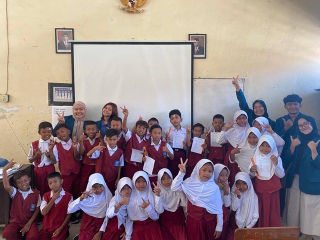 Edukasi dan Penerapan Manajemen Sampah di Kelas 4 SDN Kreman 01 oleh Mahasiswa KKN Tim II Universitas Diponegoro 2022/2023