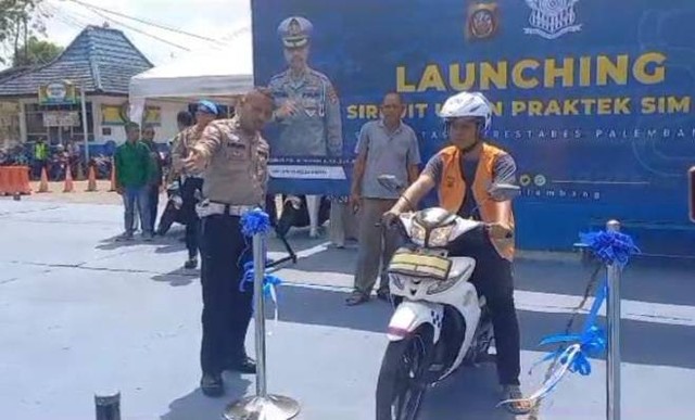 Ujian praktik SIM C di Polrestabes Palembang. (ist)