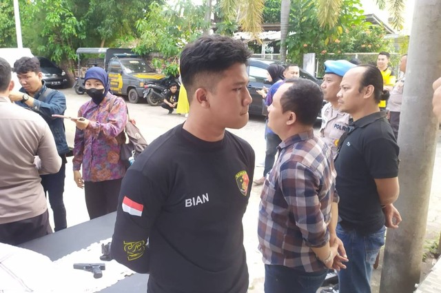 Pemuda bernama M Arief yang mejadi polisi gadungan untuk menipu wanita di Palembang. (ist)