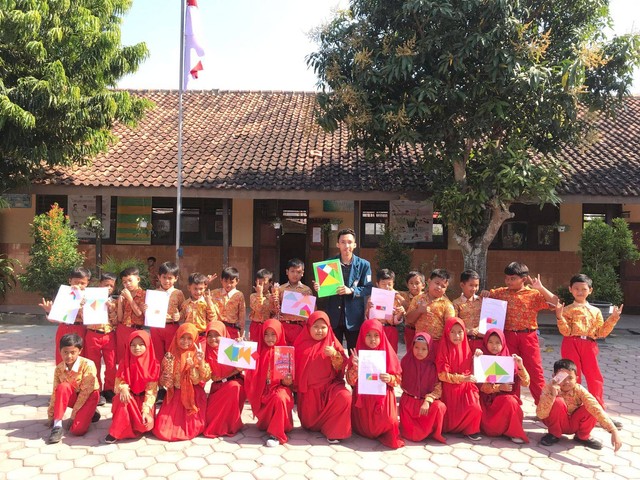 Foto Bersama Siswa Kelas 4 SD Negeri Jenar 2