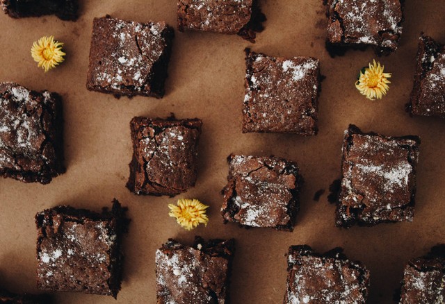  Ilustrasi Cara Buat Brownies Lumer, Foto Unsplash/Honey Yanibel Minaya Cruz